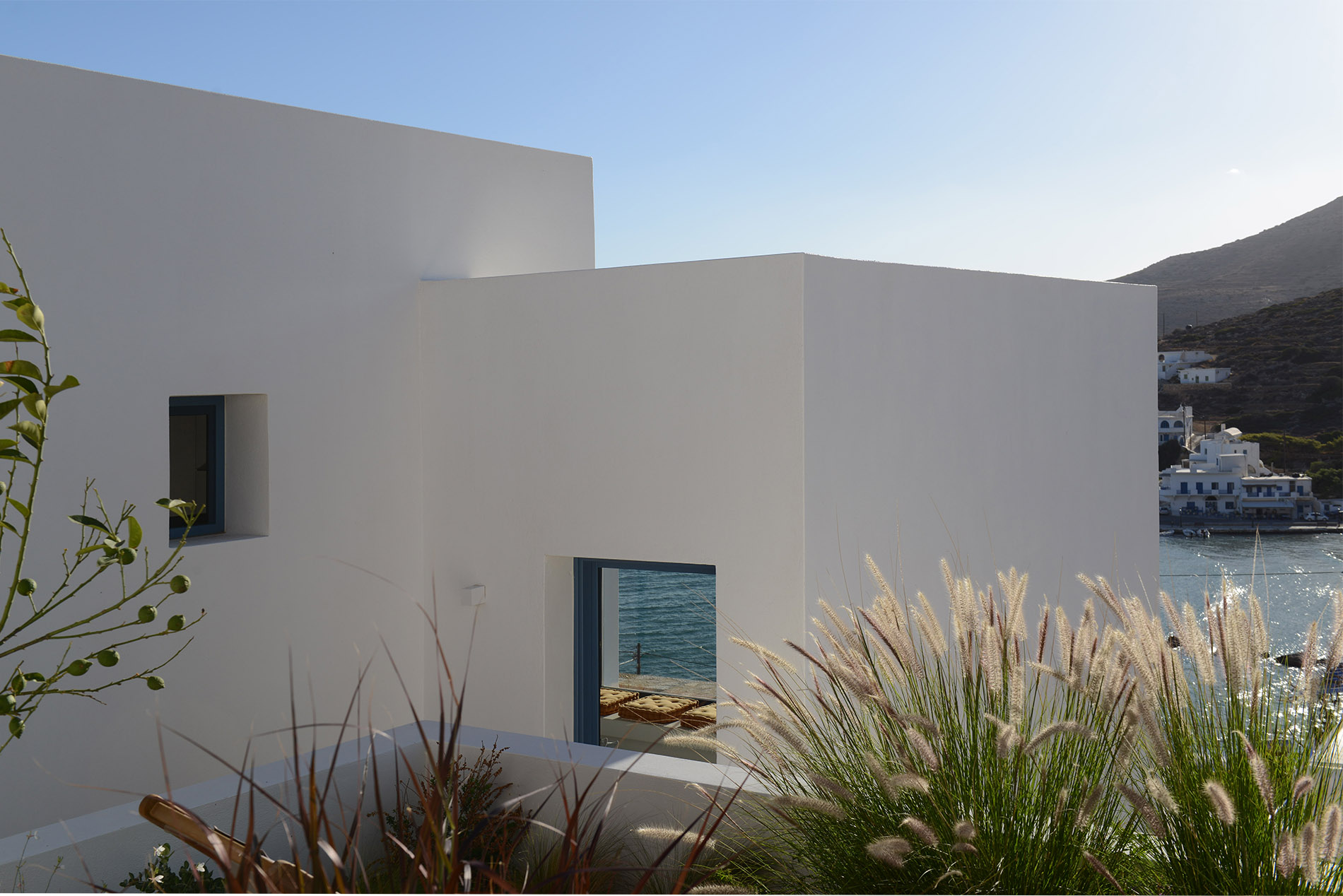 Seakinos overview image of Cycladic architecture